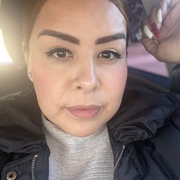 Meet your Posher, Christina - Picture 1 of 1